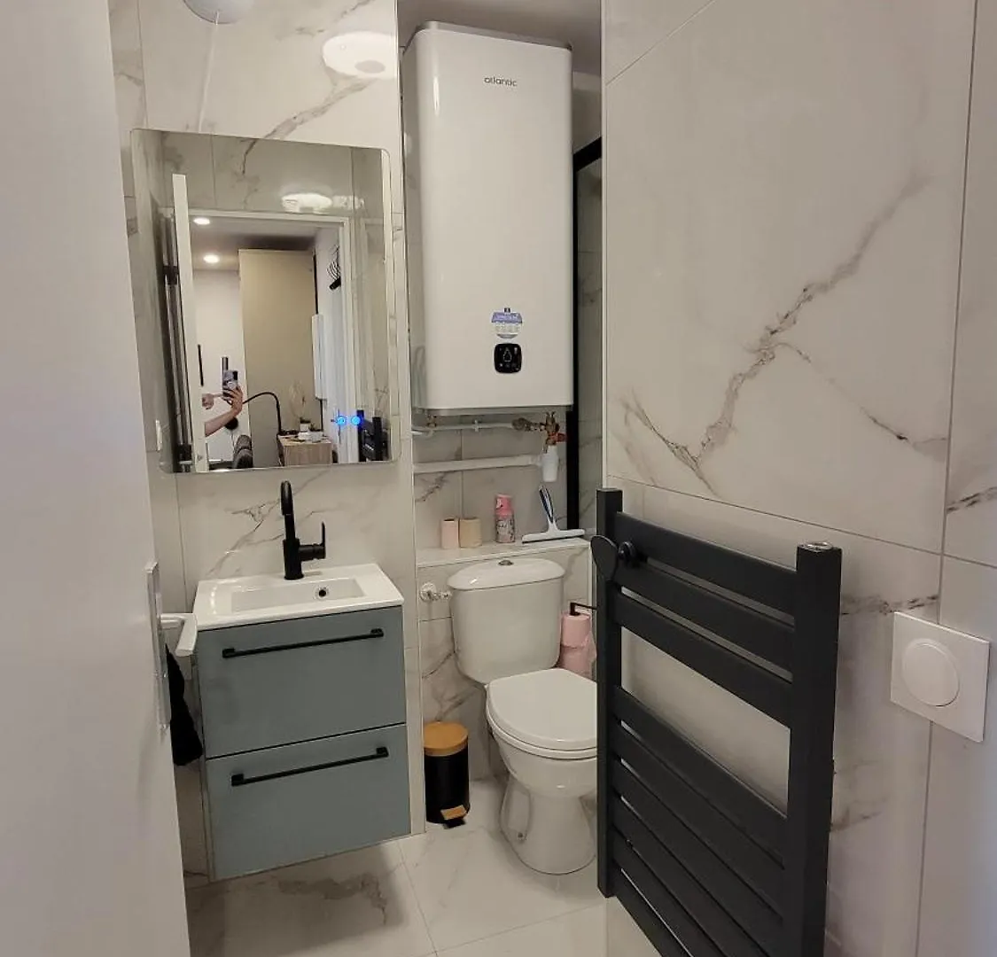 Cosy Apartment Kremlin Bicetre Metro Station لو كرملين-بيستر